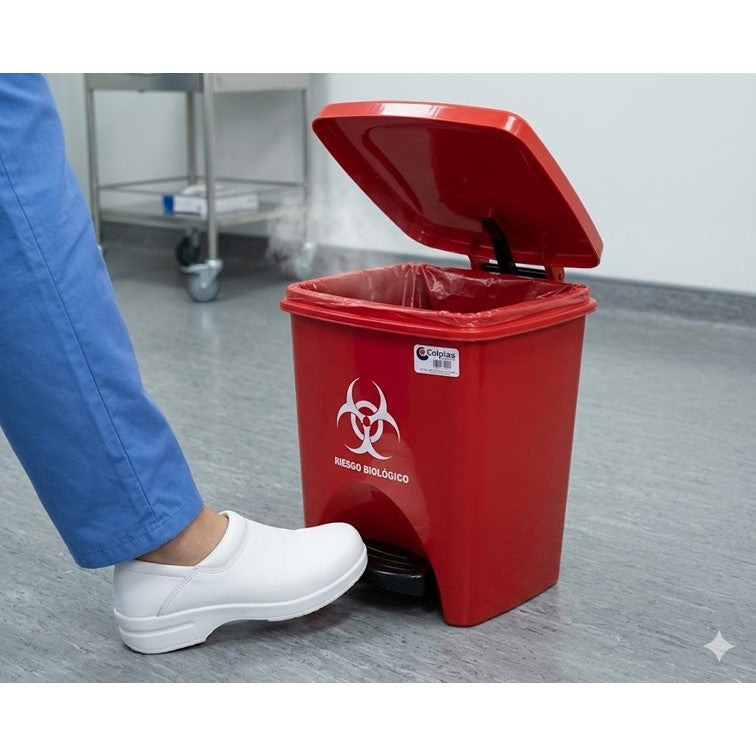 Papelera de Pedal Cuadrada de 22 Litros Colplast